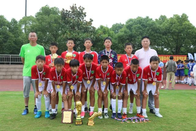 梅州客家：联赛四连败 双线五连败 形势严峻 不敢懈怠！